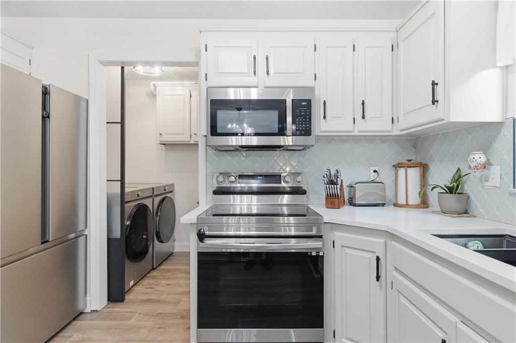 817 NW Golden Court — photo 14