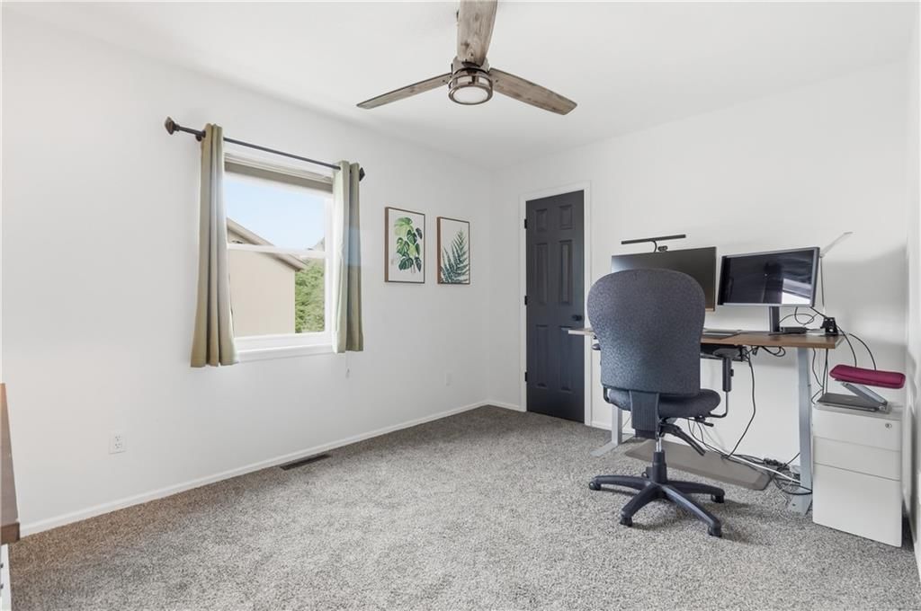 817 NW Golden Court — photo 33