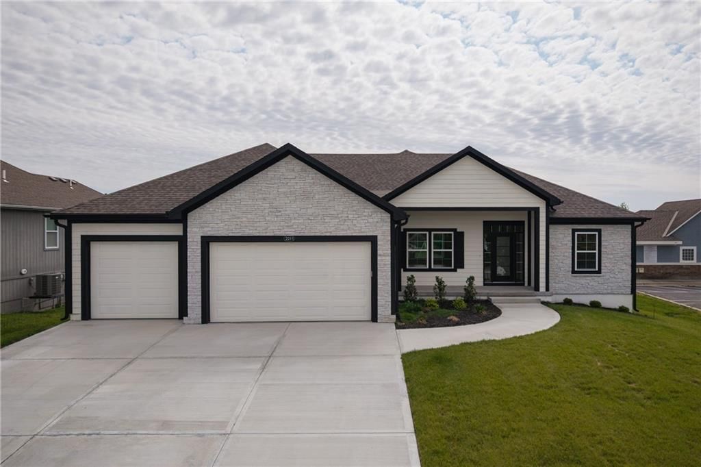 2211 Prairie Creek Drive — photo 2