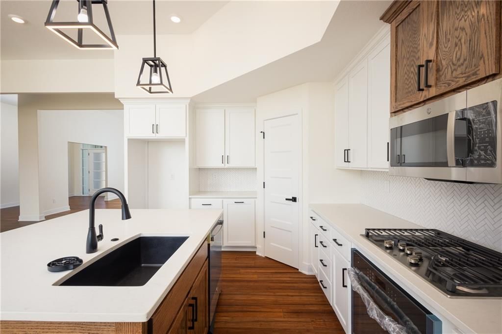 2211 Prairie Creek Drive — photo 17