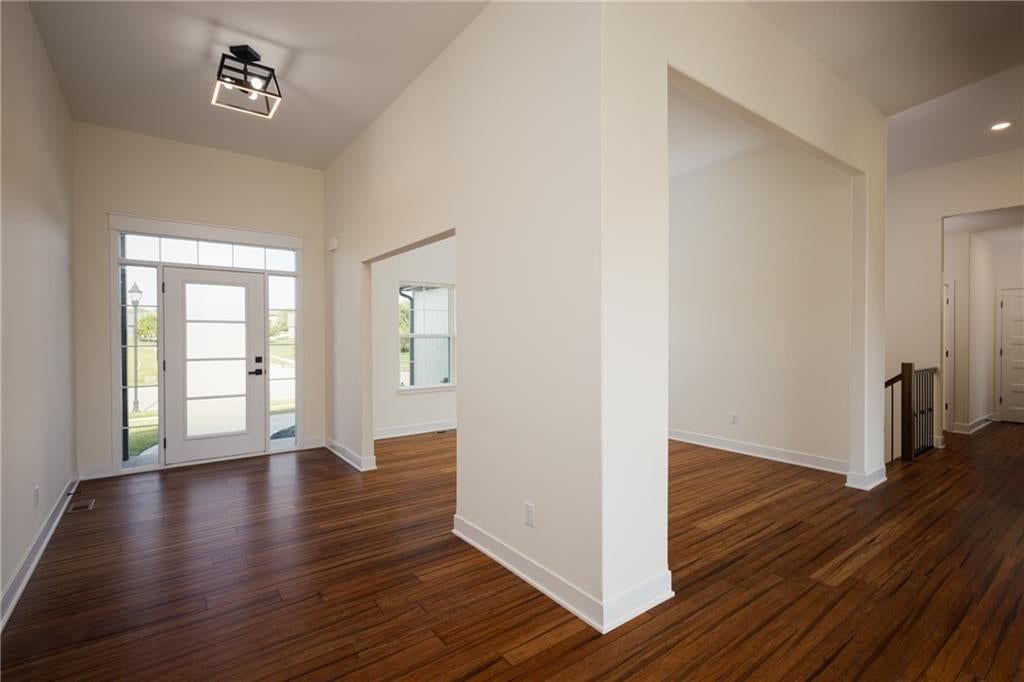 Photo 9 of 53 - 2211 Prairie Creek Drive, Kearney, MO 64060