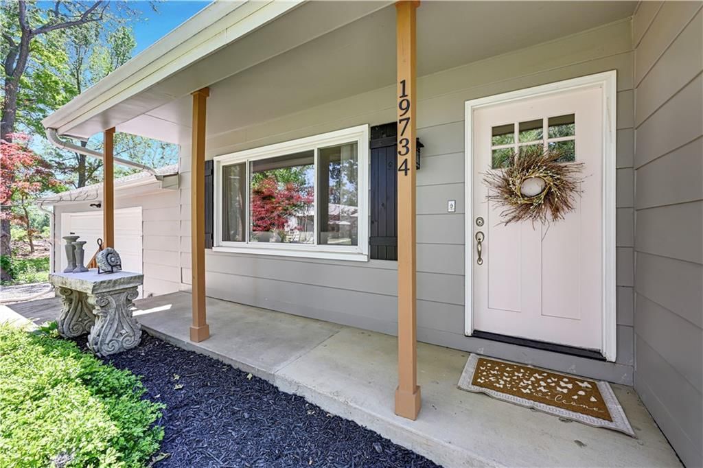 19734 Foster Street — photo 3
