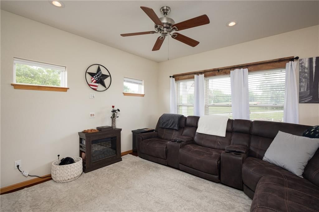 19015 White Oak Lane — photo 8