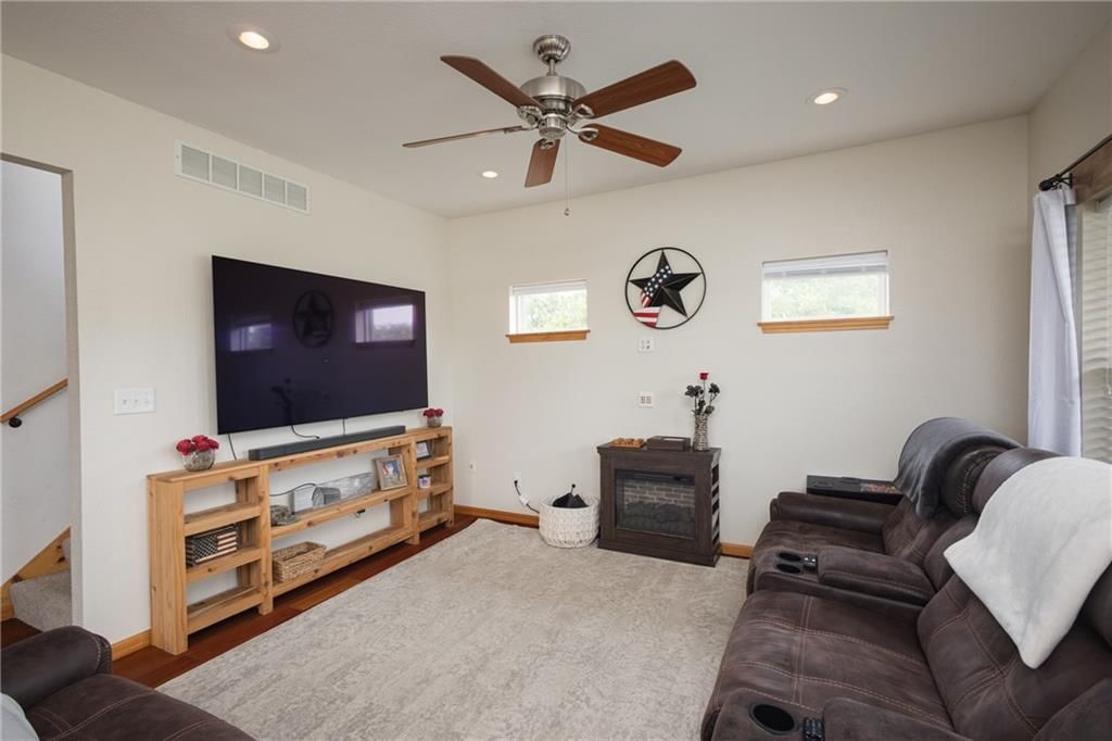 19015 White Oak Lane — photo 9