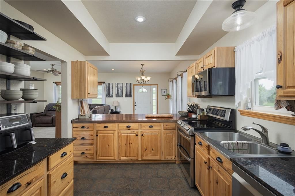 19015 White Oak Lane — photo 13