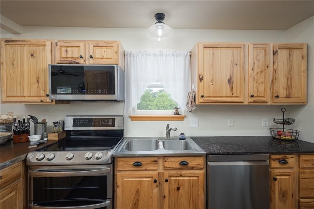 19015 White Oak Lane — photo 14