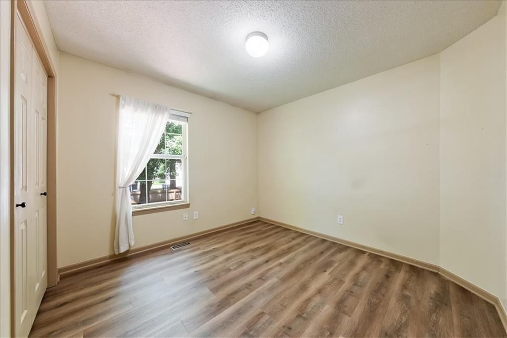 1328 E 154TH Terrace — photo 21