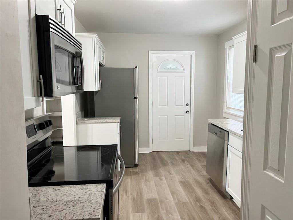 216 Askew Avenue — photo 8