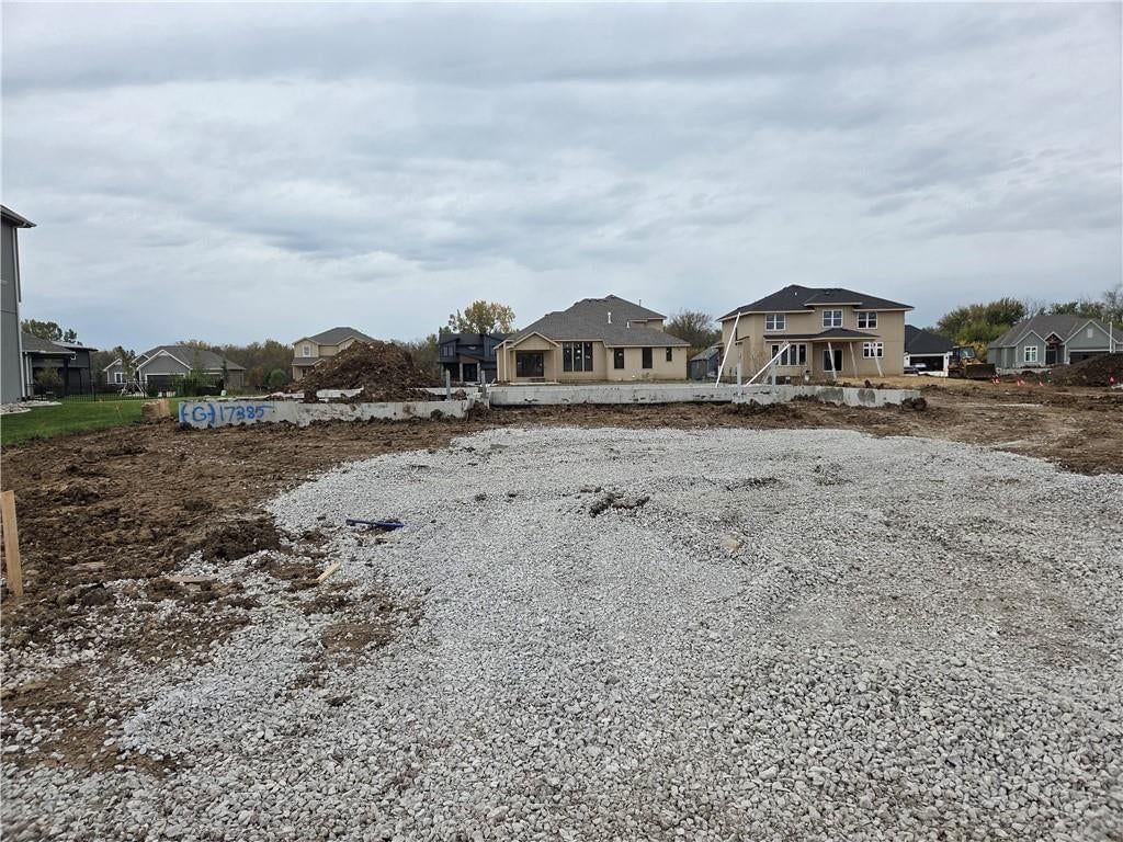 17385 W 169th Place, Olathe, KS: listing photo 2