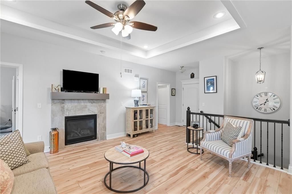 605 SE Colonial Drive — photo 8