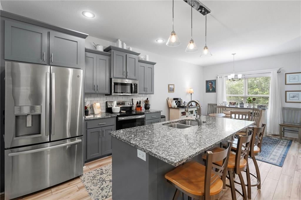 605 SE Colonial Drive — photo 10