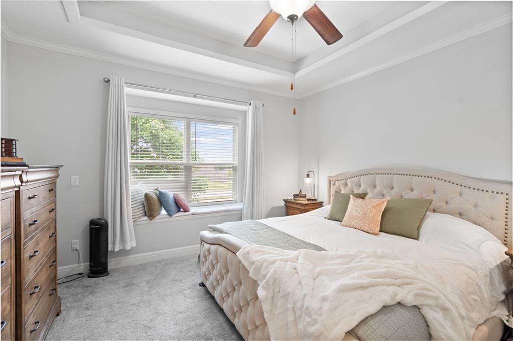 605 SE Colonial Drive — photo 16