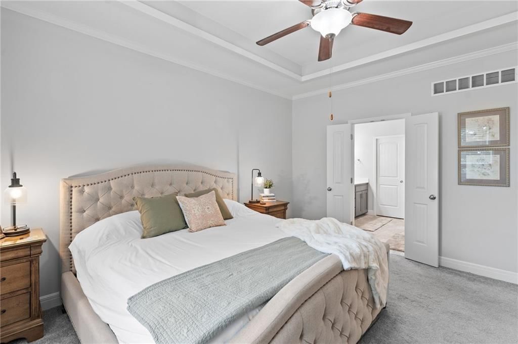 605 SE Colonial Drive — photo 18