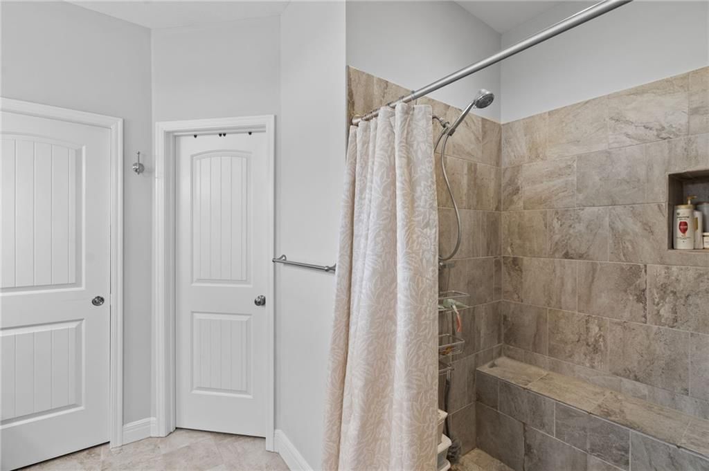 605 SE Colonial Drive — photo 20