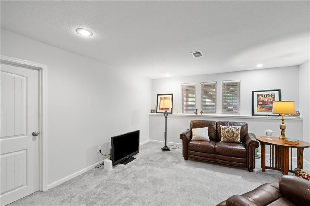 605 SE Colonial Drive — photo 23