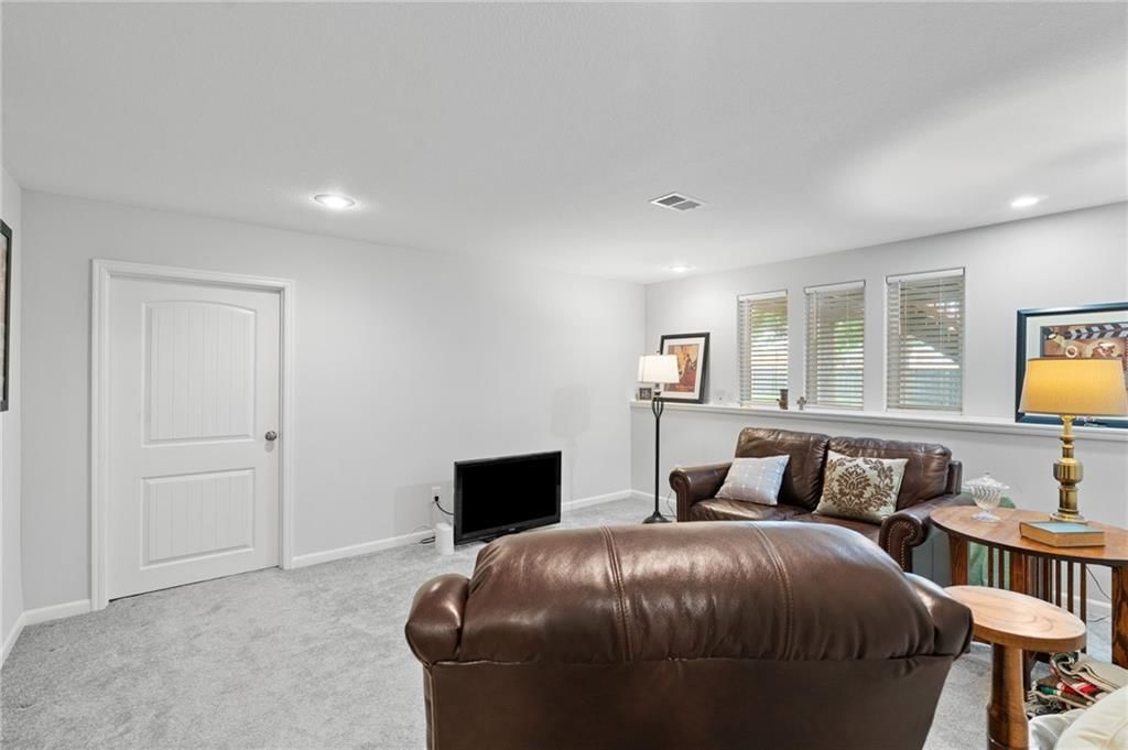 605 SE Colonial Drive — photo 24