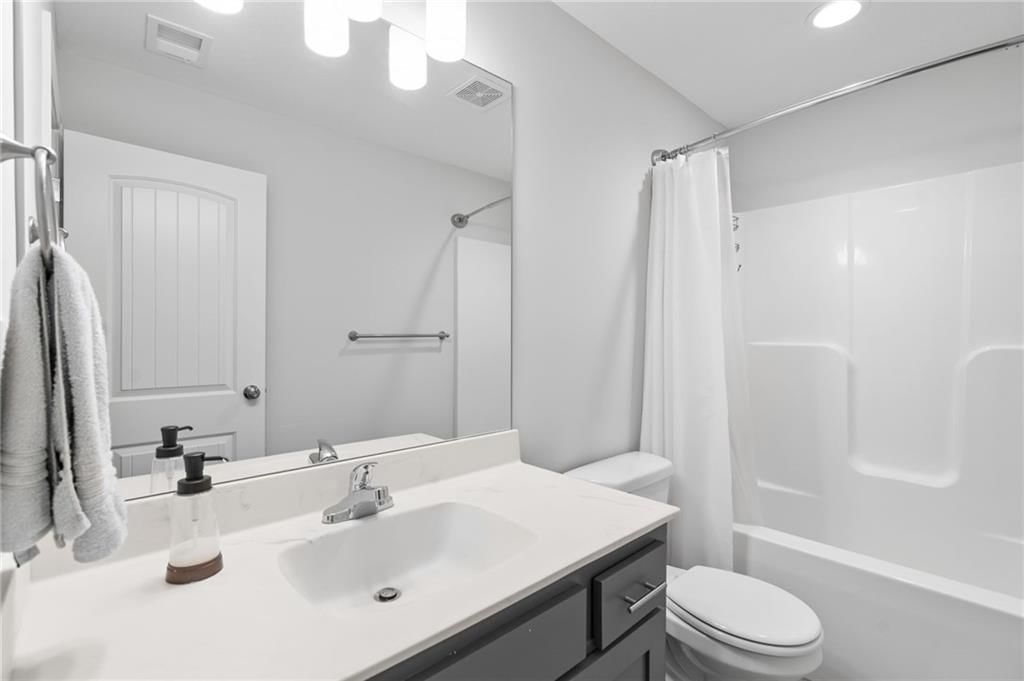 605 SE Colonial Drive — photo 26