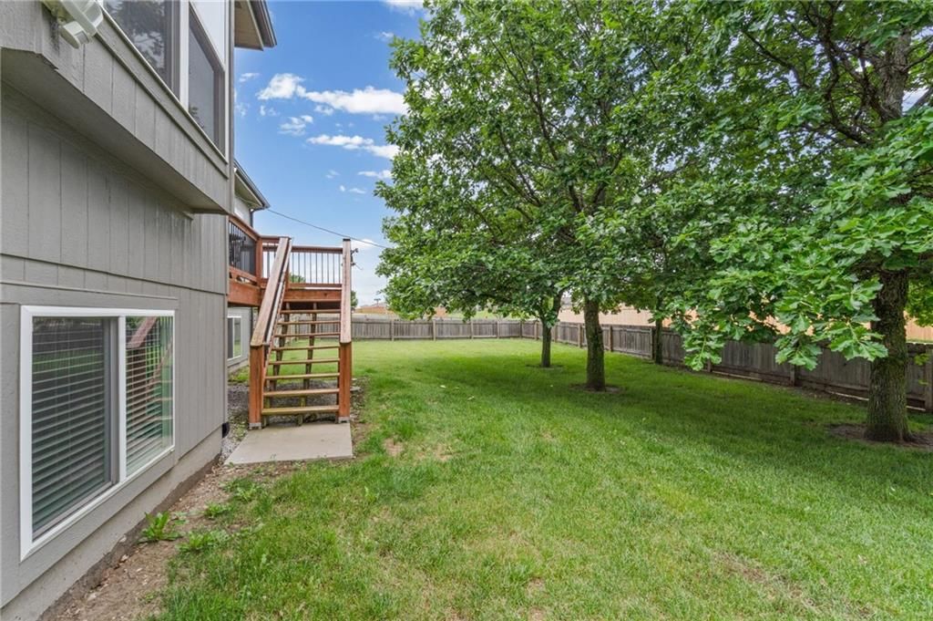 605 SE Colonial Drive — photo 30