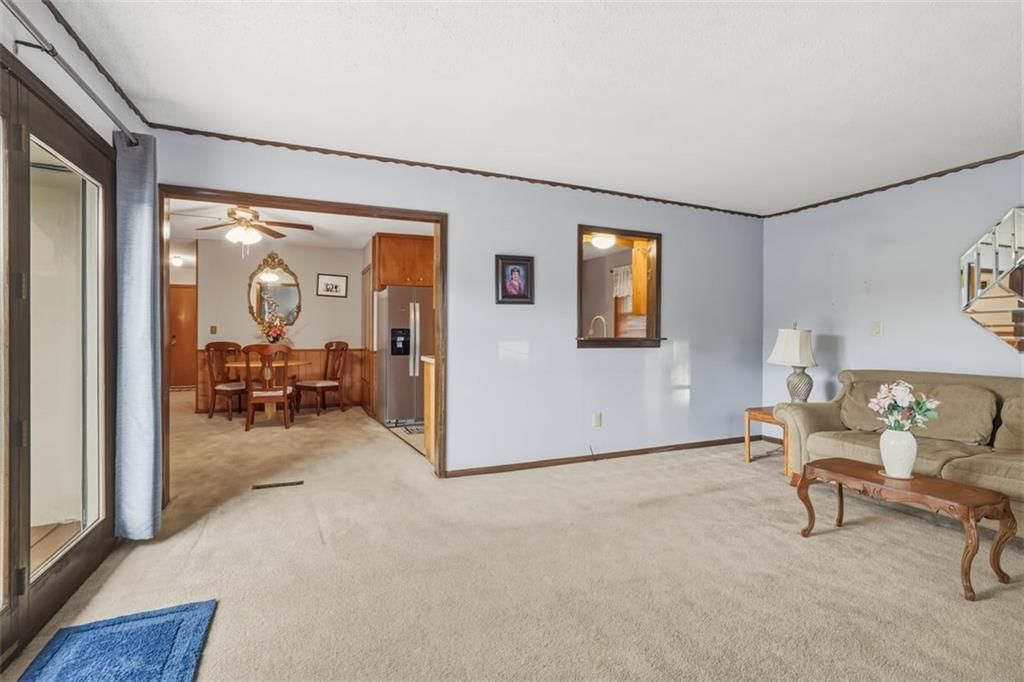Photo 12 of 26 - 5909 N Broadway Street, Gladstone, MO 64118