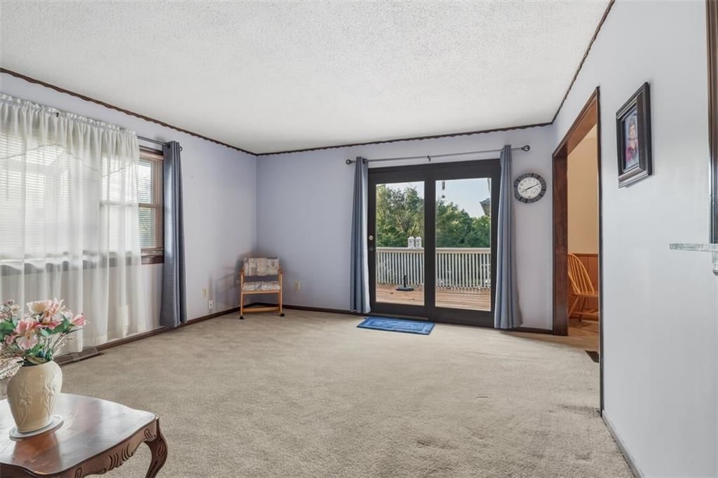Photo 13 of 26 - 5909 N Broadway Street, Gladstone, MO 64118