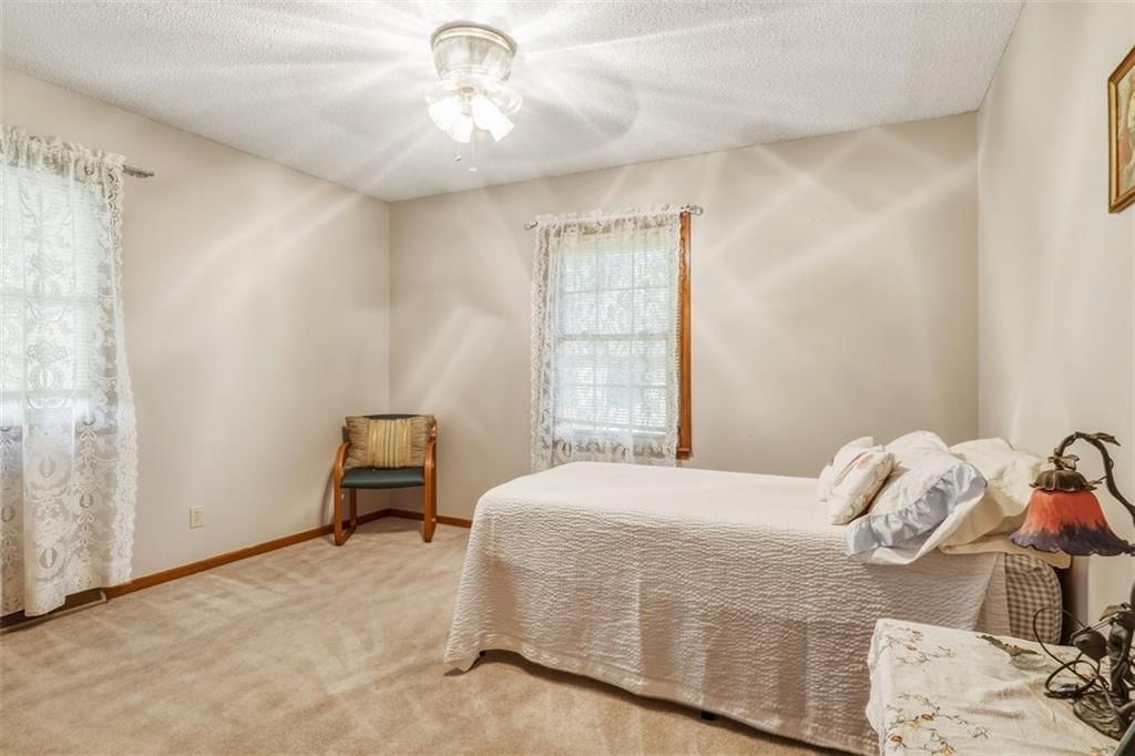 Photo 18 of 26 - 5909 N Broadway Street, Gladstone, MO 64118