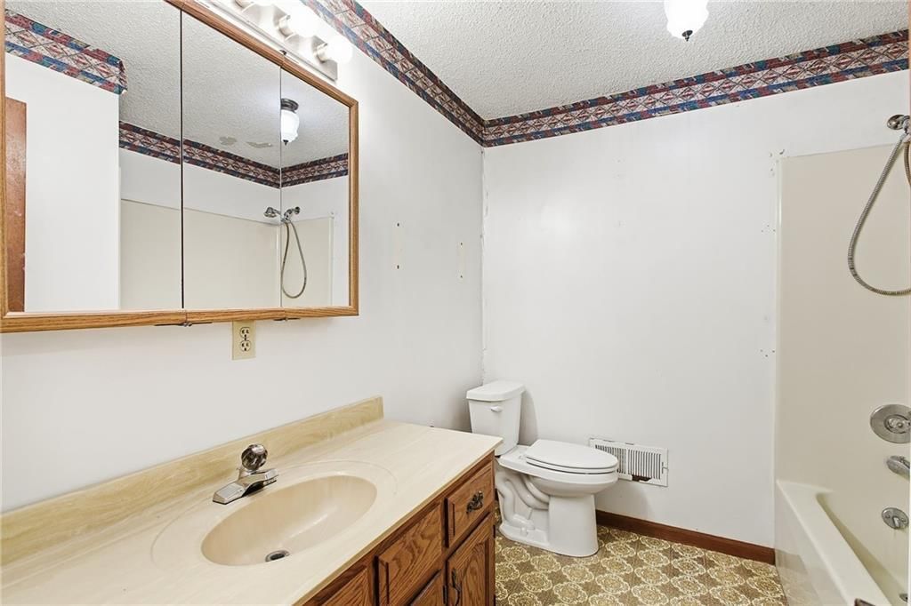 33701 E 275th Street — photo 10