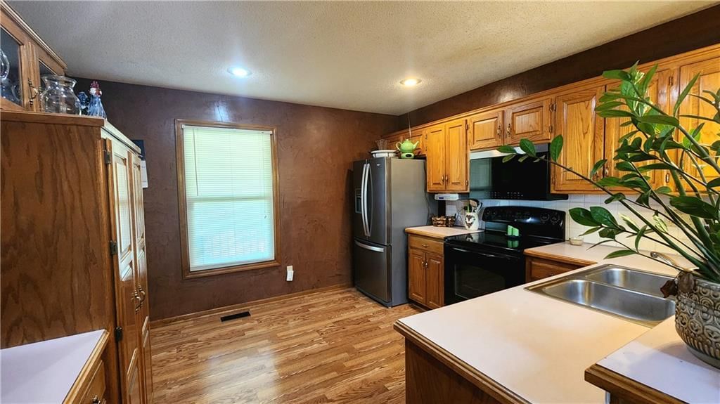 3305 S Sioux Court — photo 7