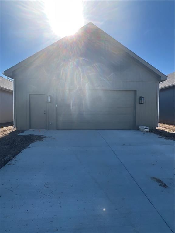 1600 Cottonwood Creek Avenue — photo 2