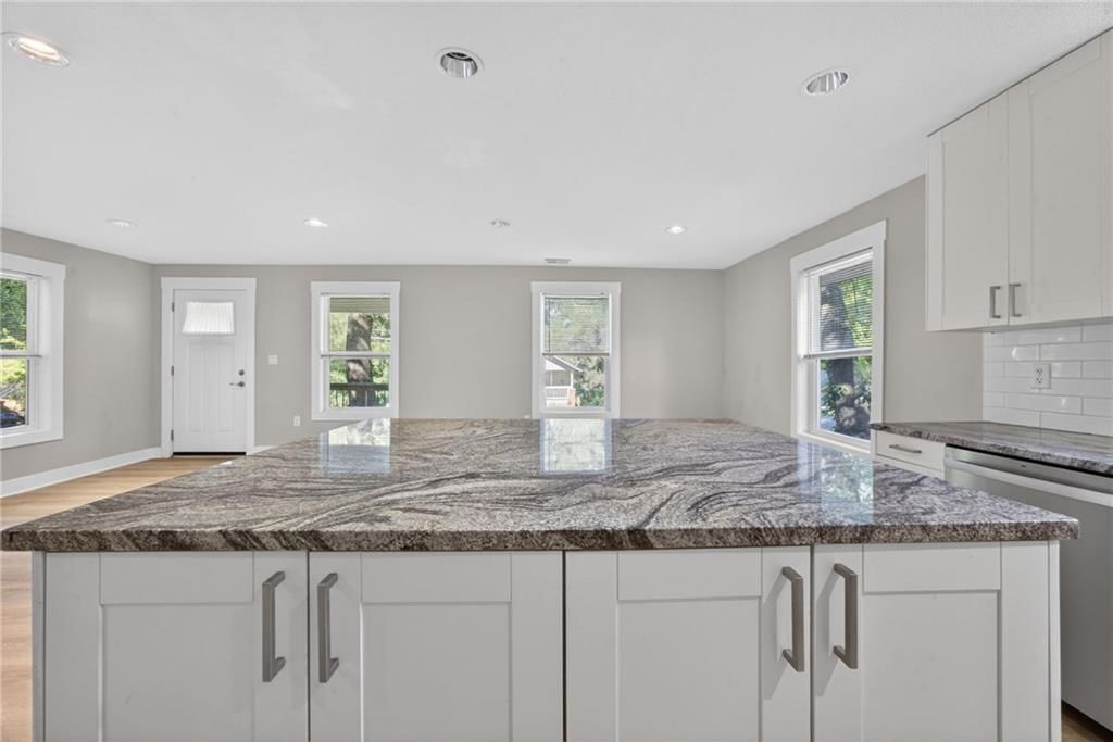 2715 S 37th Street — photo 12
