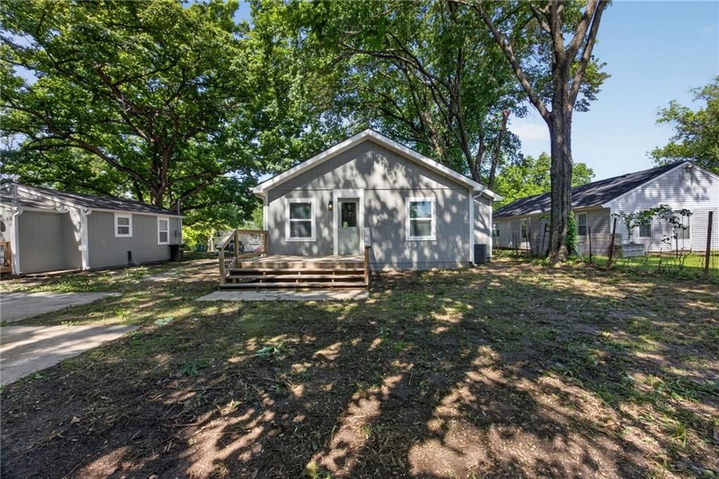 2715 S 37th Street — photo 26