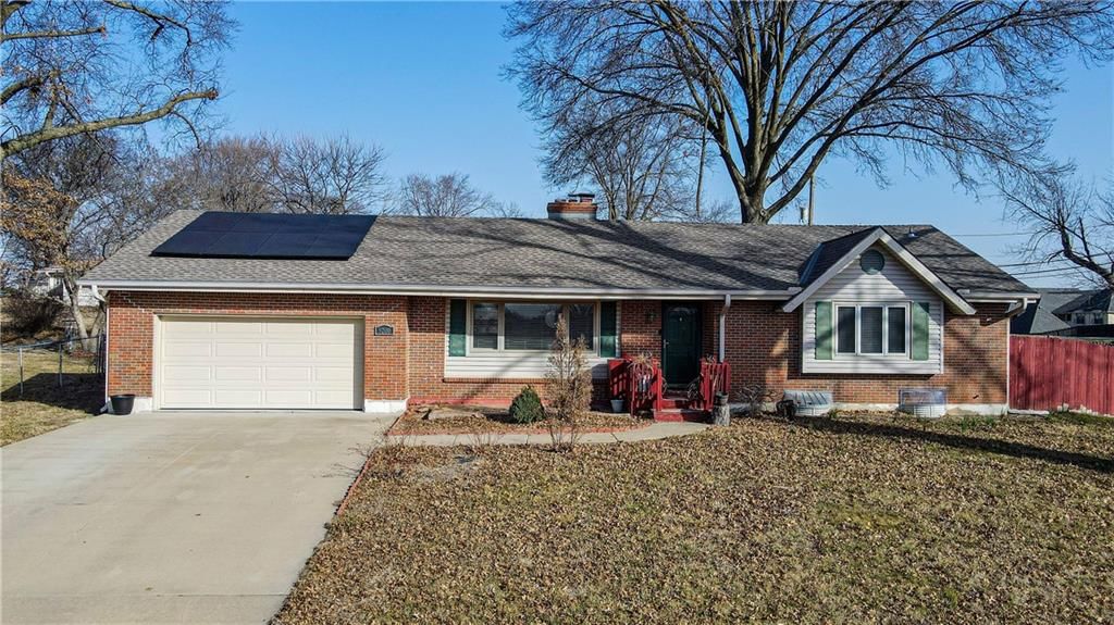 8200 Wood Avenue — photo 2