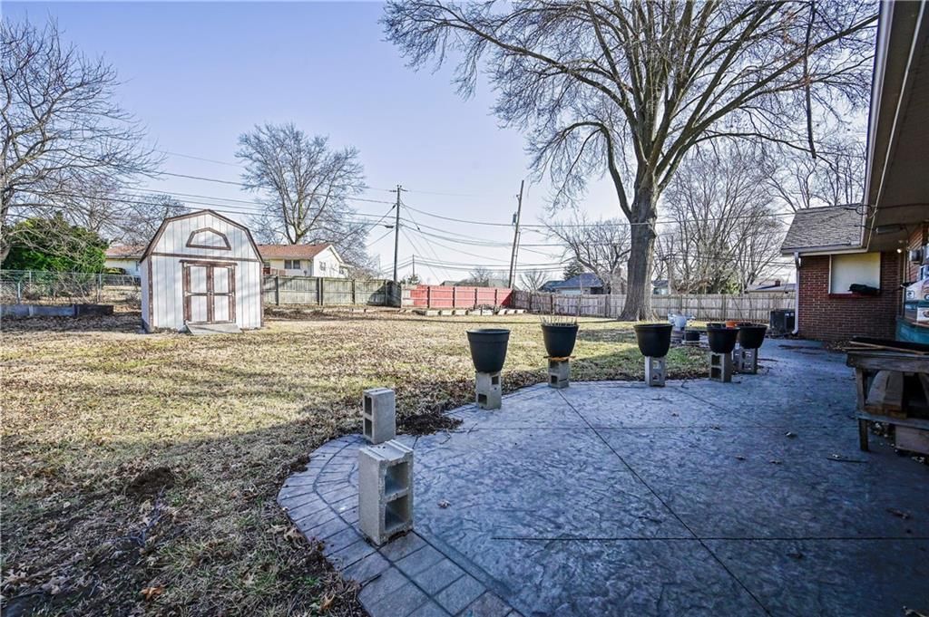 8200 Wood Avenue — photo 5