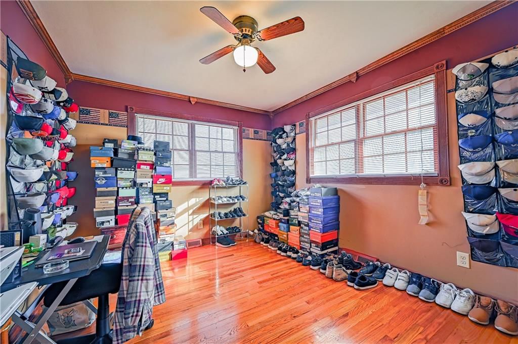 8200 Wood Avenue — photo 17