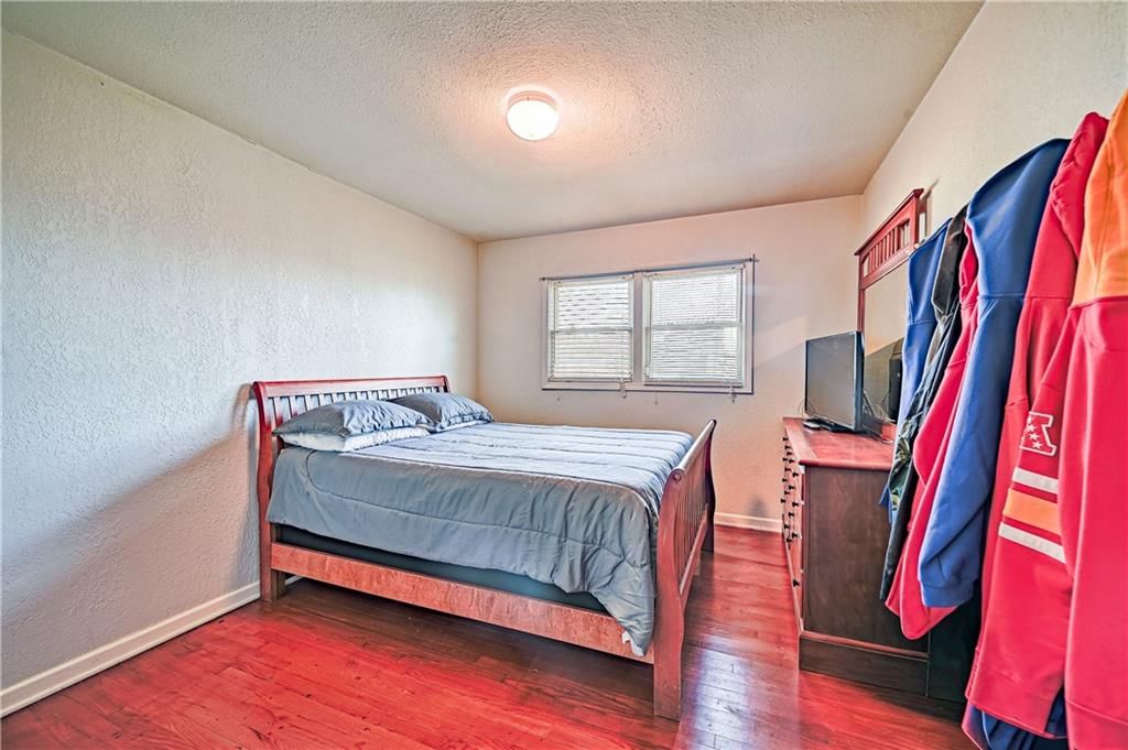8200 Wood Avenue — photo 18