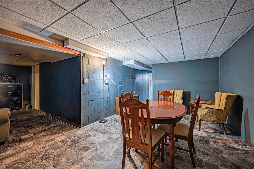 8200 Wood Avenue — photo 22
