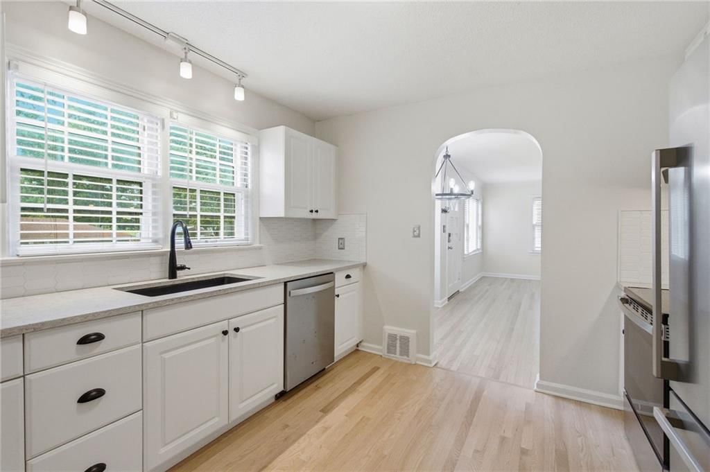 5239 Outlook Street — photo 12