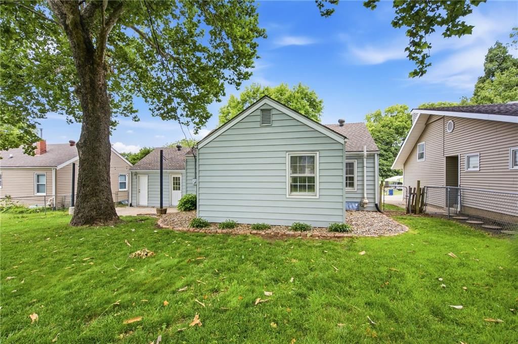 5239 Outlook Street — photo 36
