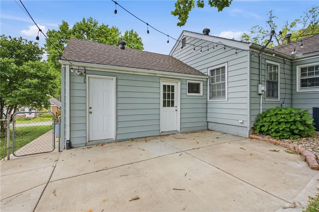 5239 Outlook Street — photo 37