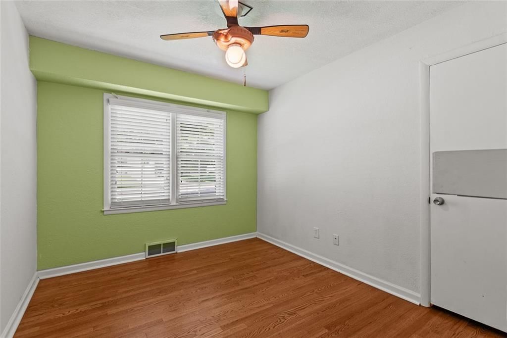 5521 Barton Lane — photo 17