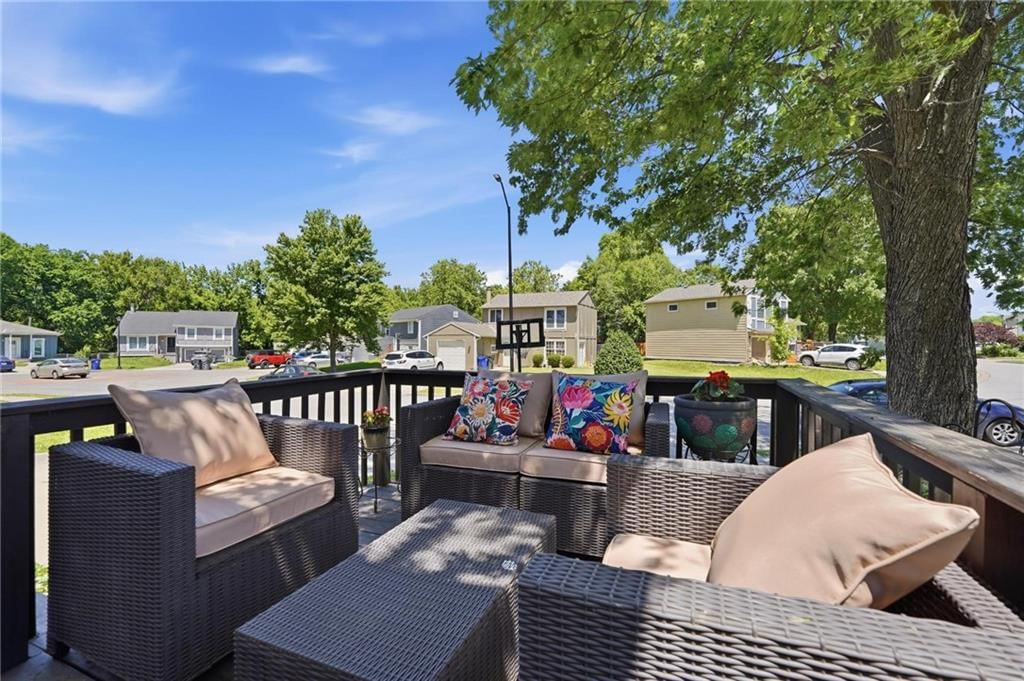 609 E Bristol Lane — photo 4