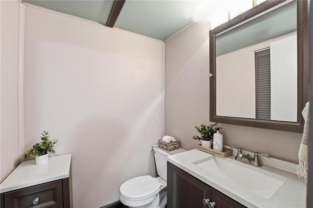 609 E Bristol Lane — photo 19