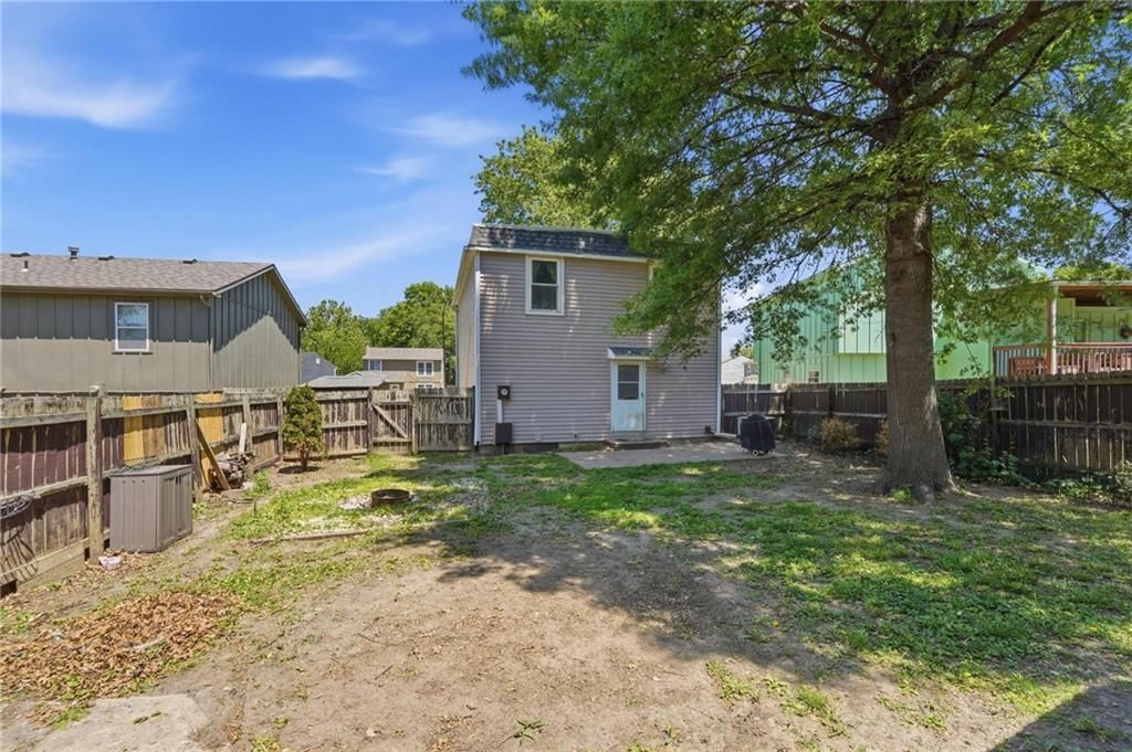 609 E Bristol Lane — photo 30