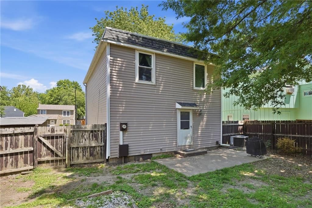 609 E Bristol Lane — photo 31