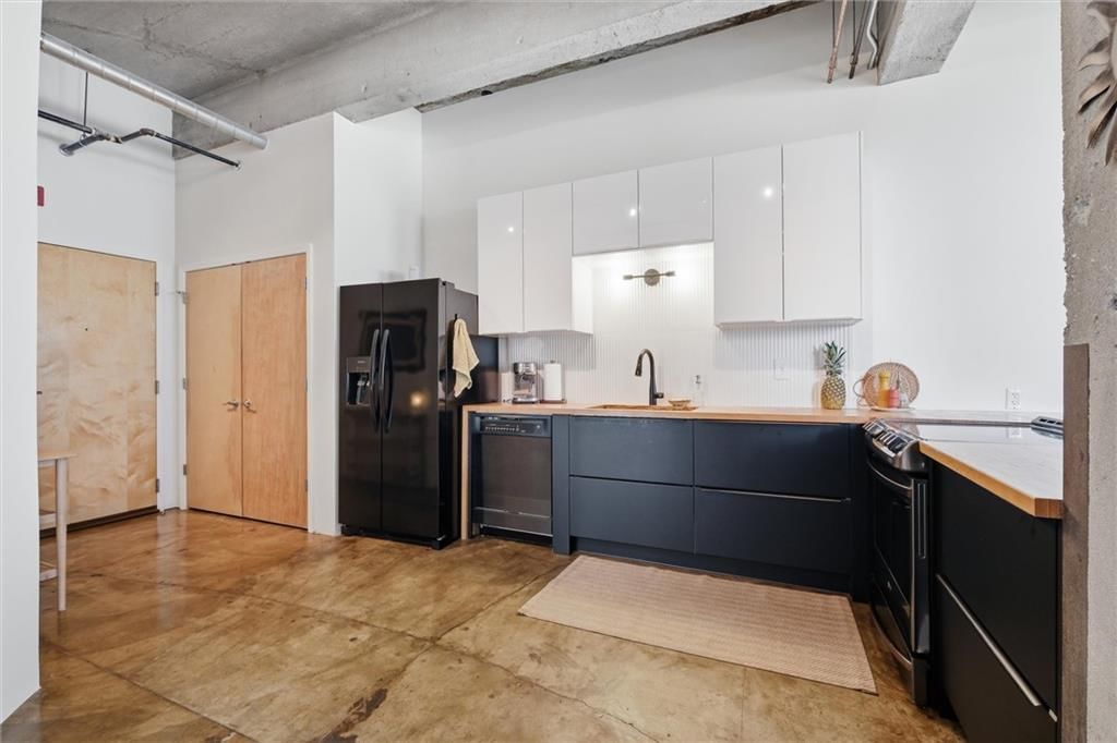 360 W Pershing Road — photo 15