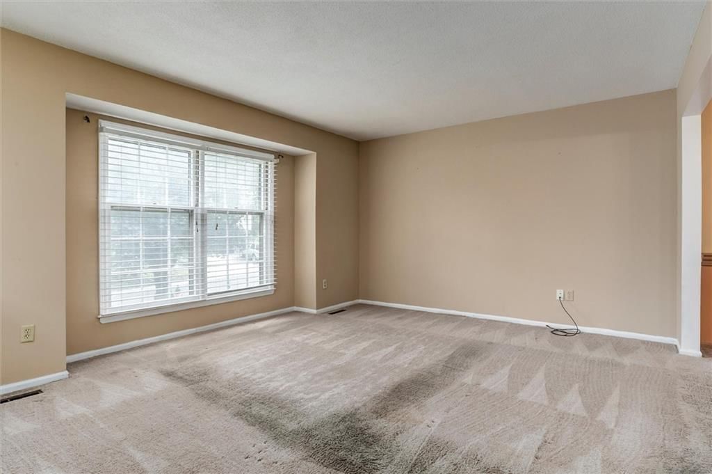 10700 Wenzel Avenue — photo 4