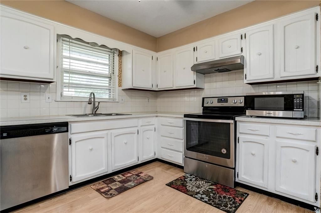 10700 Wenzel Avenue — photo 10