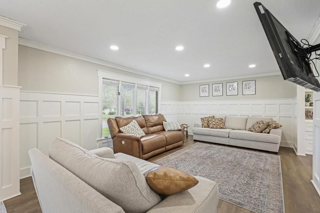 733 Fairway Lane — photo 4