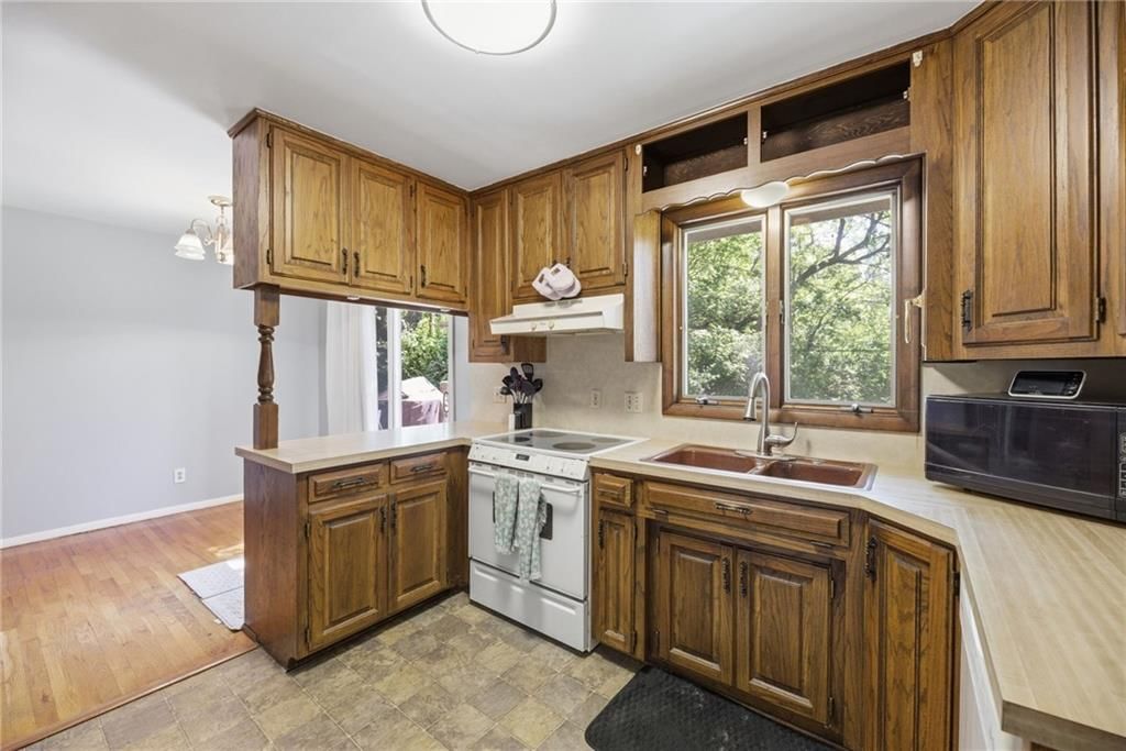 11301 Spring Valley Road — photo 11