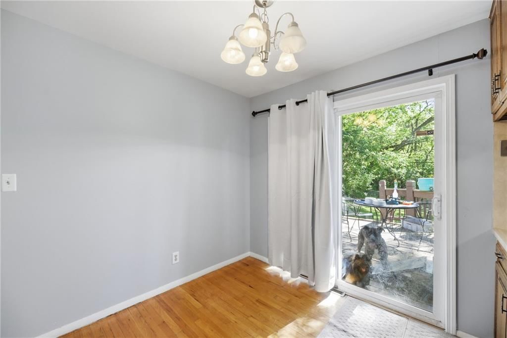 11301 Spring Valley Road — photo 14