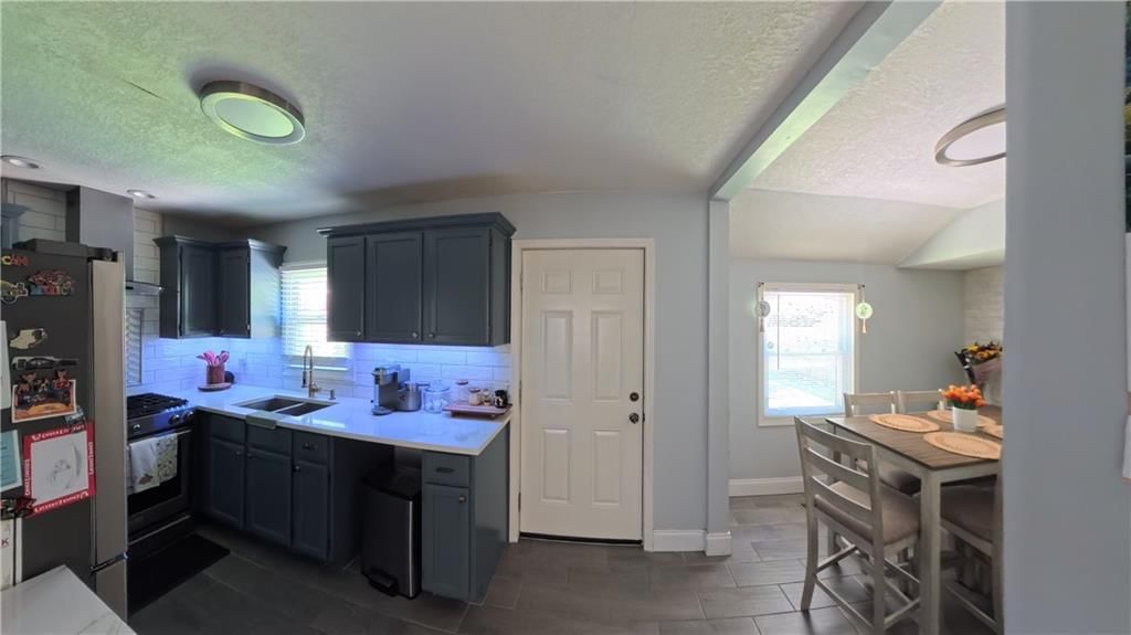 3718 Gibbs Road — photo 4